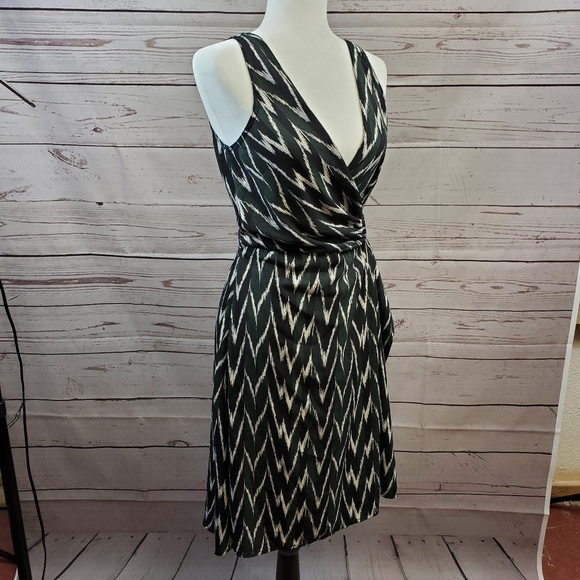Ann Taylor dress - Picture 1 of 8